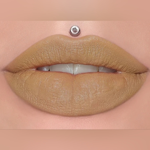 Jeffree Star Velvet TrapMatte Lipstick in Unphazed, NEW - Picture 2 of 3